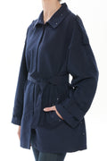 Lacivert Şık Taş Detaylı Kemerli Kadın Trençkot – Şık ve Modern Tasarım